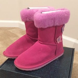 New in box Girls Hot Pink EMU Boots Sz 3